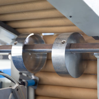 120-450 mm Materiaalbreedte Aluminiumfolie en rekfilm Rewinding Slitting Machine