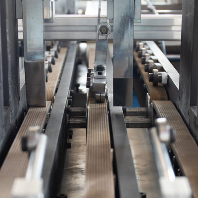 2600*2100*1500 Metal Blade Automatic Saw Blade Fixing Machine Voor Aluminium Foil Box