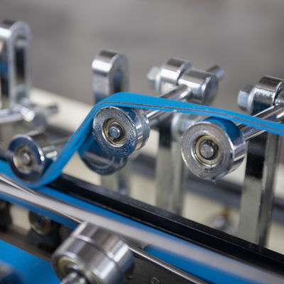 Automatische papierdoos vouwlijmmachine voor kofferverpakkingen Max. werkbare breedte 350 mm