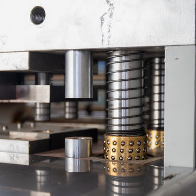 Professionele productie semi-automatische zaagbladpers 2130*1480*1180mm in grootte