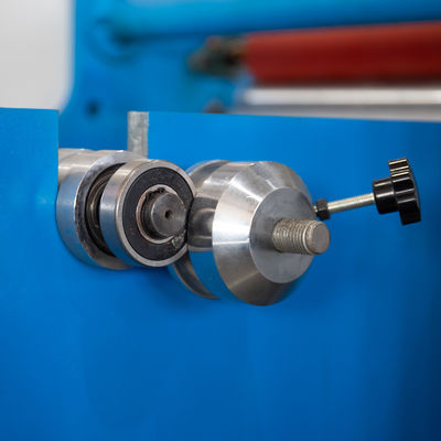 Semi-automatische 3 kW 2 as zware aluminium folie rollen siliconen papier Rewinder machine
