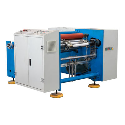 Huishoudelijke Aluminiumfolie rollen Rewinding Cutting Embossing Machine met 3KW Power en goed